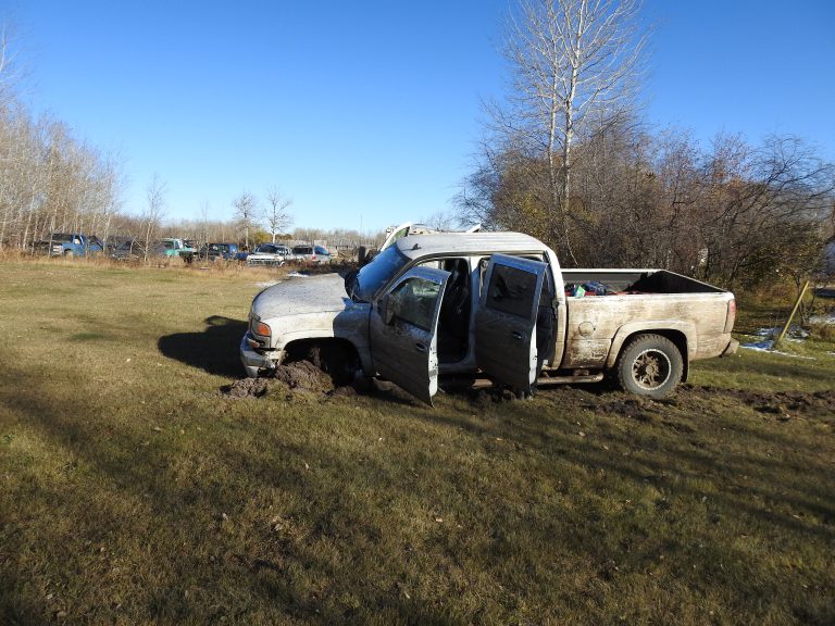 Chase for wanted man leads to Saskatchewan border