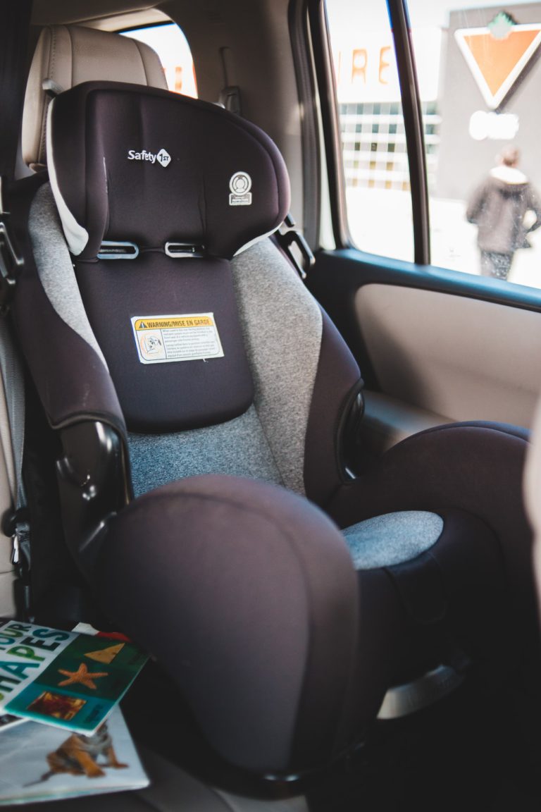 Alberta RCMP educate drivers on child car seats
