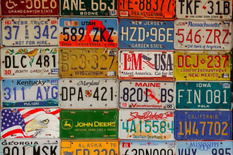 Albertans will need to report missing license plates before getting a new one
