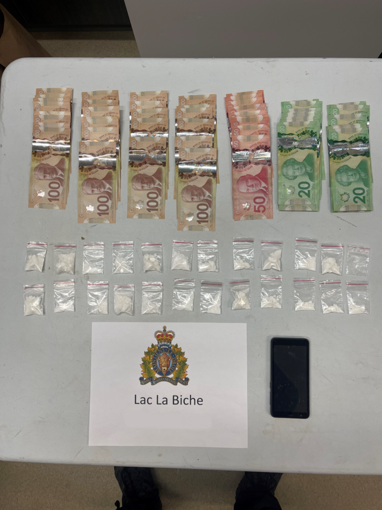 Drugs and cash seizure after traffic stop