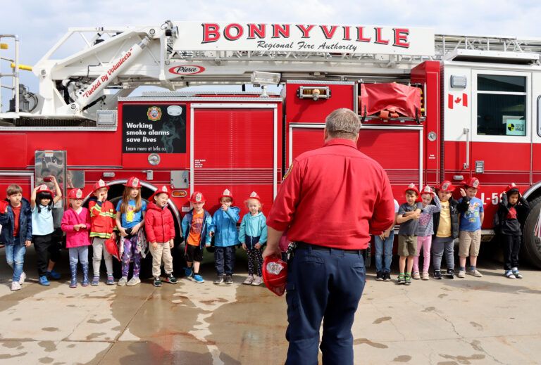 Bonnyville Fire Hall takes kids on tour