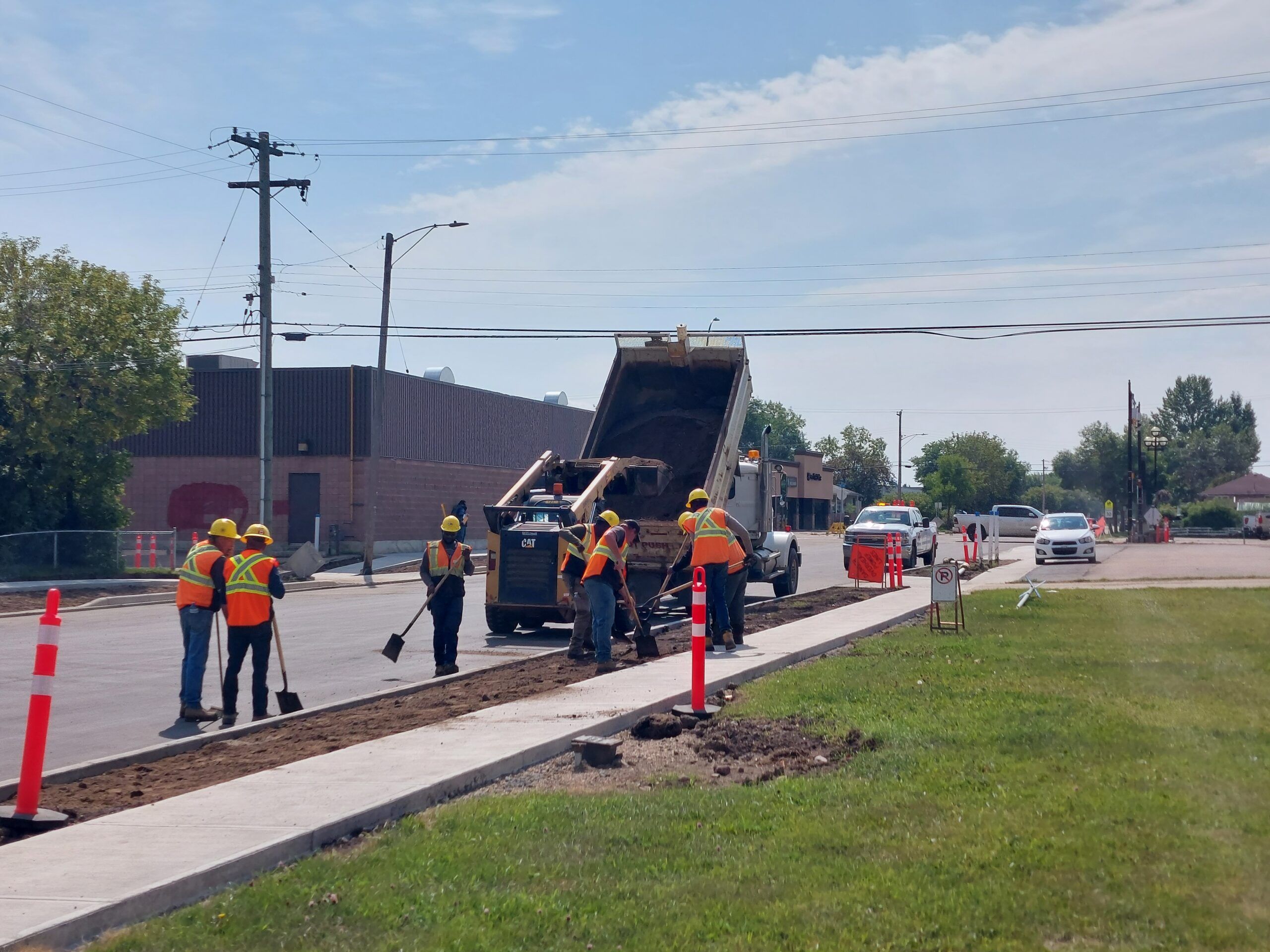 ‘Move over’ law coming to Alberta, requiring drivers to slow when